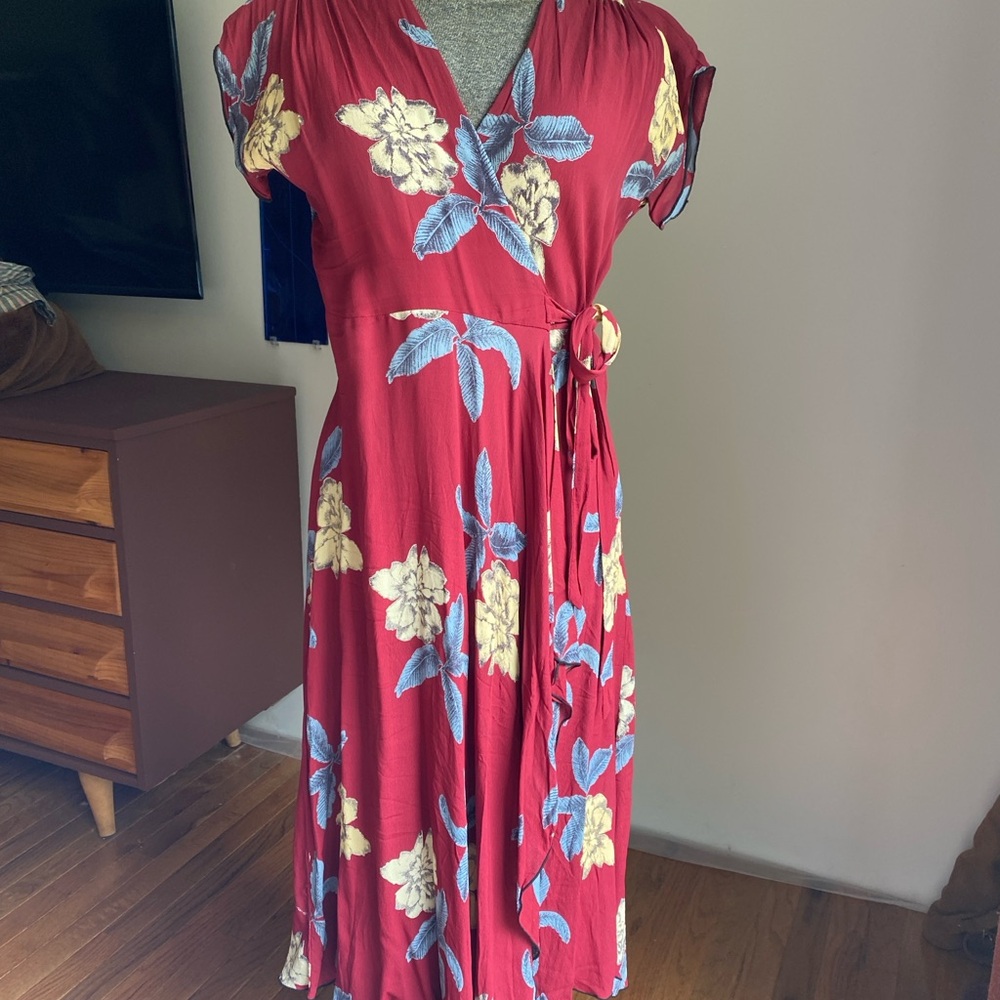 Loco Lindo - 1940s Style Cascade Wrap Dress - Fits like a Medium